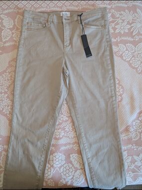 Lee Women's Straight-Leg Jeans in Light Beige